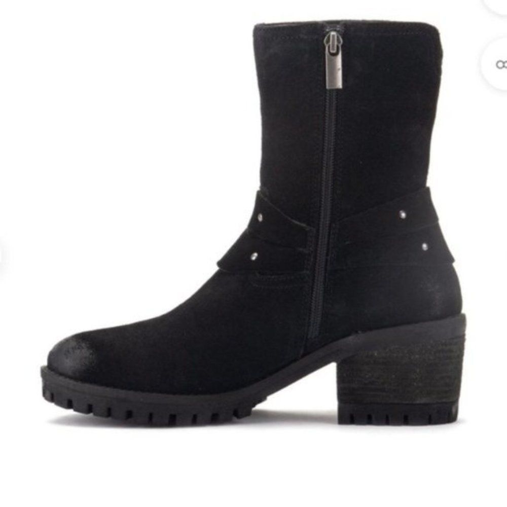 Vintage Foundry Sienna Suede Stud Boots Size 9 New in Box Y